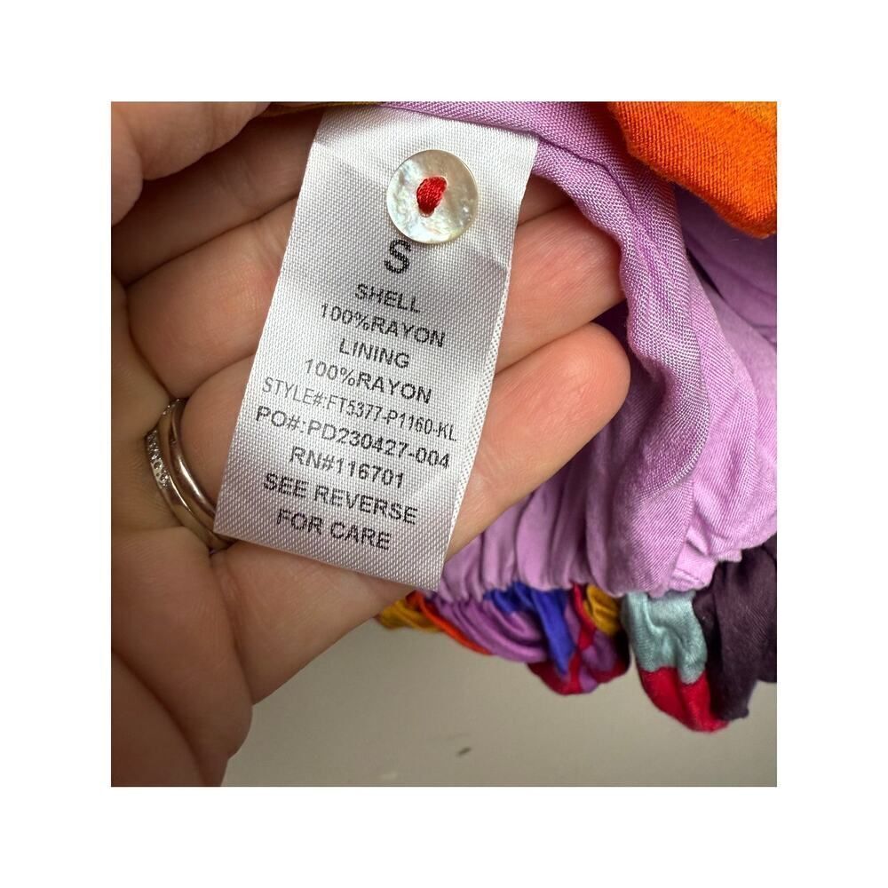 Karlie Mosaic Button Up Vneck Top NWT Sz. S - Picture 4 of 7